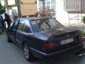 Mercedes 250 D de 1985 - Taza